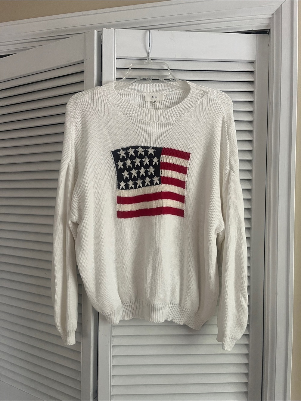 Le Lis White Crewneck Sweater with American Flag Motif